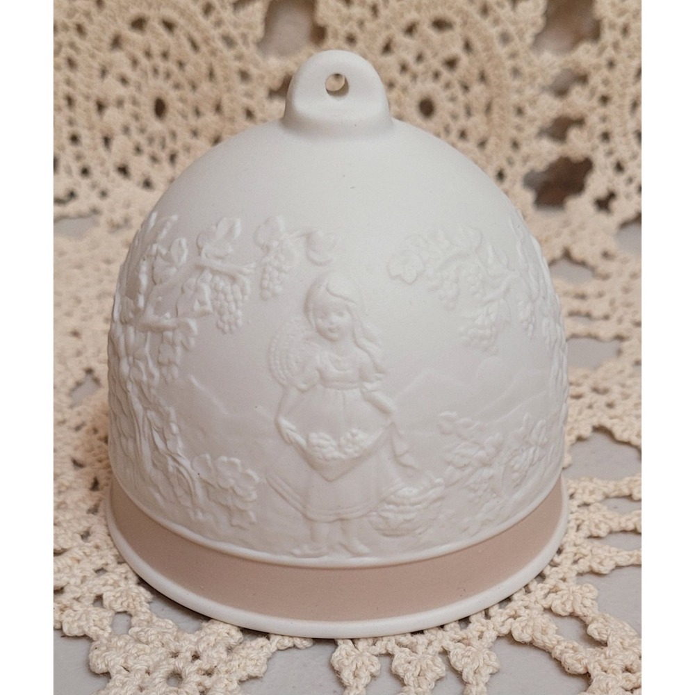 Retired Lladro Figurine: 17615 Fall Bell. Girl, Vineyard, Beige‎ At Base